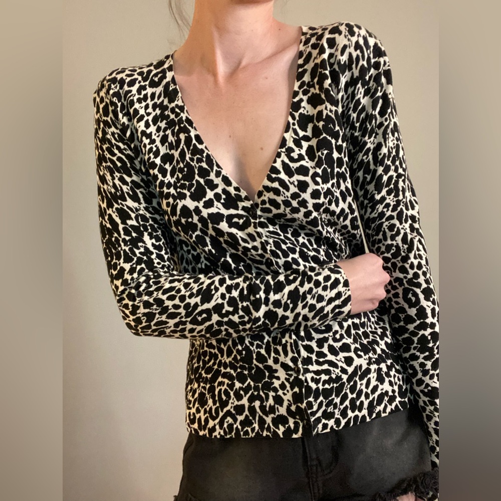 Classic Jones New York Signature Knit Silk Blend Leopard Print Cardigan 🖤